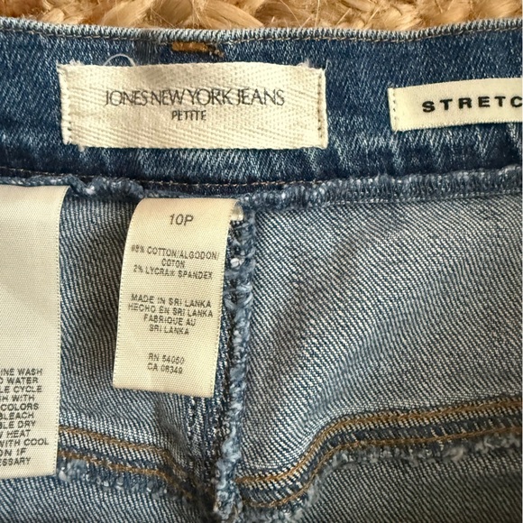 Jones New York 10 Petite Blue Denim Skirt with Patch Pockets - Picture 3 of 6